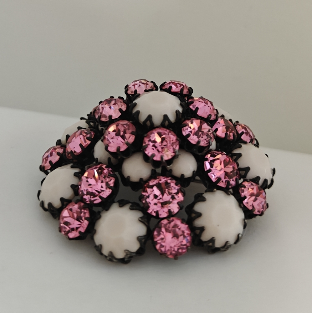Rare Signed Schreiner New York Pink Crystal & White Milk Glass Brooch